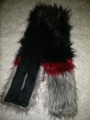 Päls till jacka  - Superfin och elegant päls till jacka ( Vegan ) Ej från djur 