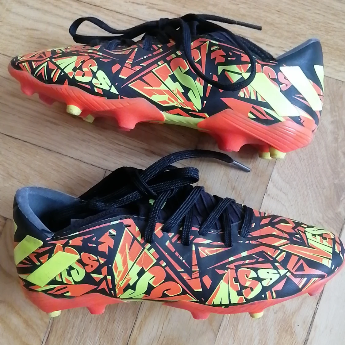 Adidas fotbollsskor Messi