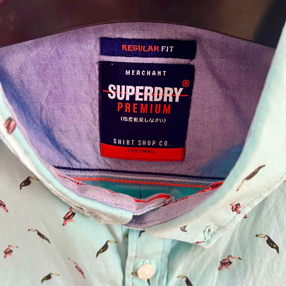 Kortärmad skjorta från Superdry. Som ny. . Skjortor.