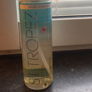 Brun utan sol - Bus från sant tropez, några pump använda (180 ml kvar?)