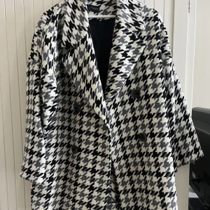 Vårjacka från Zara - Rutig vårjacka från Zara 🤩