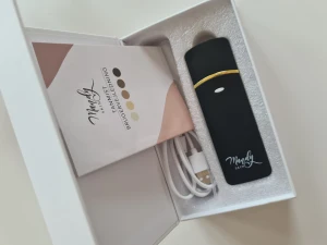 Tan Mist - Säljer en Mandy Tan mist.  Ger en solkysst look och är enkel att applicera utan fläckar och kladd. Annonsen gäller endast apparaten.  En refill kostar runt 99 kr, och räcker länge.  Använd ett fåtal gånger. 