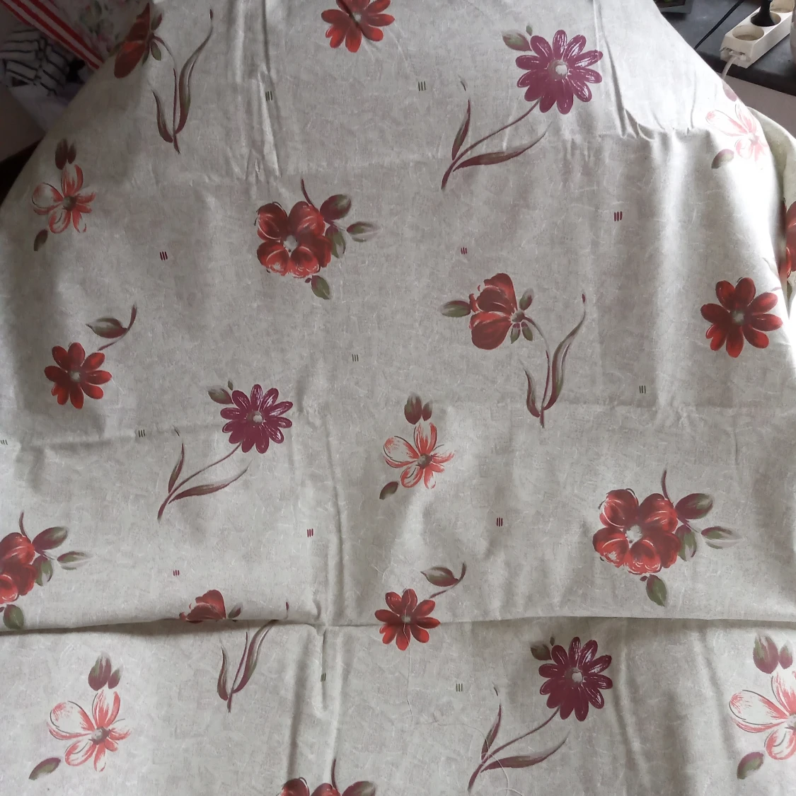 10 metersbunt gardintyg grön blommigt . - 91