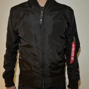 Alpha jacka - Bra skick