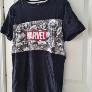T-shirt - Marvel Avengers t-shirt stolek M.