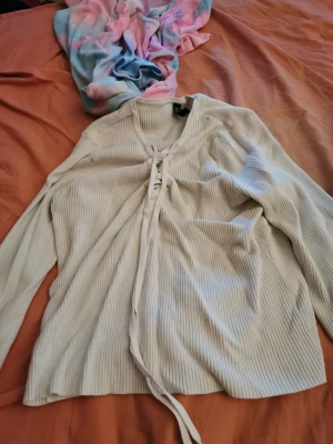 Tröjor  - Långärmade tröjor 50kr/st