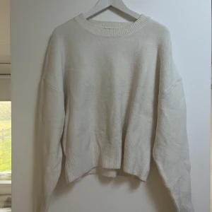 Stickad tröja  - Finstickad tröja från zara, lite oversize 💜