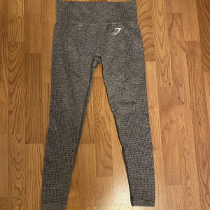 GymShark thights  - Jättefina från Gymshark! Vital Seamless 2.0 Leggings,  Köpt för 550 kr från hemsidan. ❤️❤️☀️🥰
