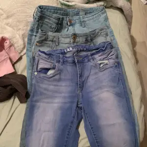 Jeans från kappahl och hm 50kr för alla tre par