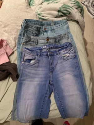 Jeans - Jeans från kappahl och hm 50kr för alla tre par