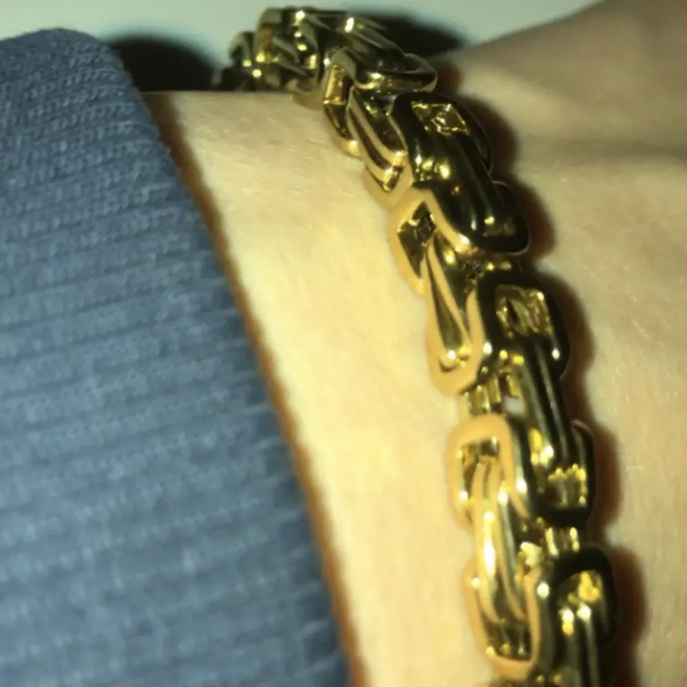 18K guld pläterad kejsarlänk i 7mm x 22cm - Ett snyggt armband som passar alla. Accessoarer.