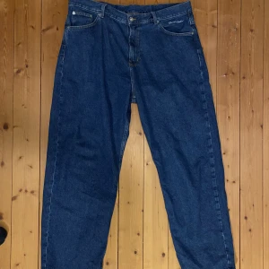 Baggy jeans - Säljer mina jeans pga rensning av garderoben! Hör av dig om du har fler frågor!