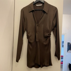 Brun blus - Brun figursydd blus!! 