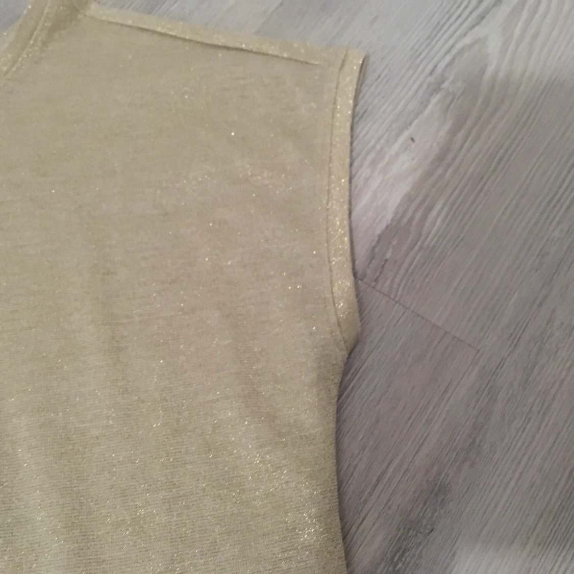 Guldglittrig topp - 91