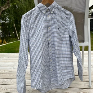 Ralph Lauren skjorta  - Rutig skjorta från Ralph Lauren. Stl Xl junior (S/M), nypris 1000kr