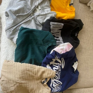 Collagetröjor - Säljer för 35kr/styck💞 Skriv privat för mer information/bilder osv💕