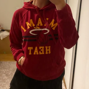 Miami Heat hoodie - NBA MIAMI HEAT  Hoodie  Bra skick  S