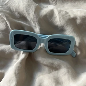 Hm solglasögon  - Inte använd, bra kvalitet, finns nog inte kvar på hm. 