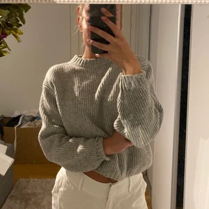 Stickad tröja - Knappt använd XS