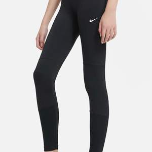 Säljer mina fina svarta Nike PRO tights pga att de inte kommer till användning. (Bild från Nikes hemsida)