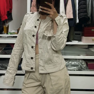 Lätt jacka  - Fin lätt jacka 