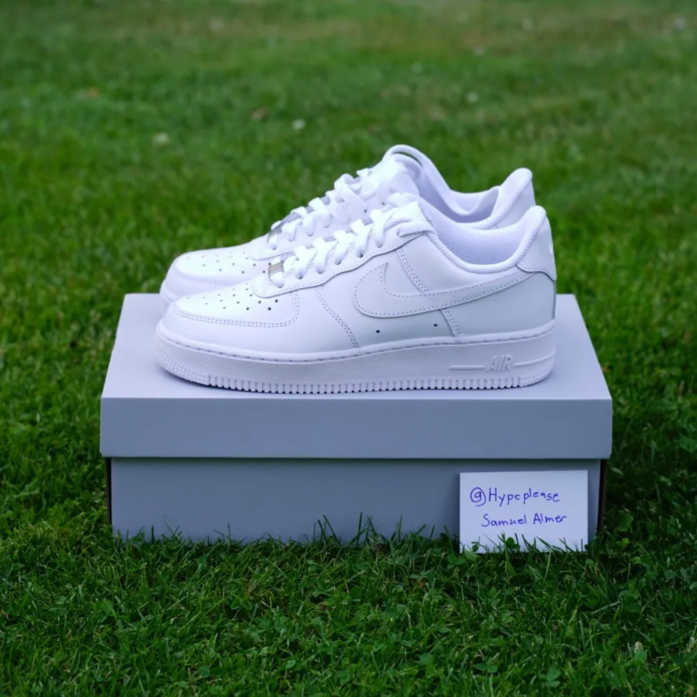 Nike Air Force 1  Pris: 1299   Storlek - US 6.5 / 39  Condition - 10/10  Köp sker via DM   Fraktas över hela Sverige, kan också mötas upp i Skövde. Skor.