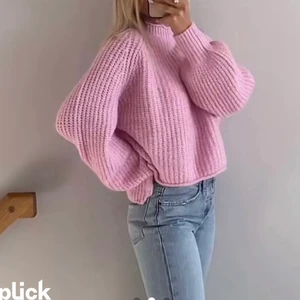 Rosa stickad  - Super fin rosa stickad tröja från zara! Knappt använd men super skön och mjuk! ( lånade bilder ) skriv privat för fler bilder💗