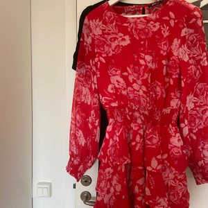 Klänning från gina - Superfin rödklänning från Gina, storlek 38 men passar mig som är en 34-36