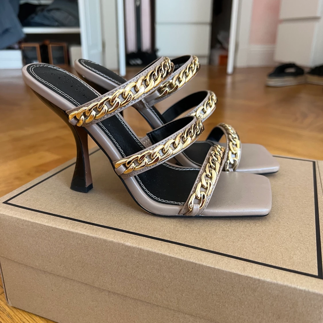 Oanvända klackar - 91