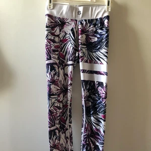 Stranger tights - Tränings tights. Använt skick (nopprig se bild) strl xs