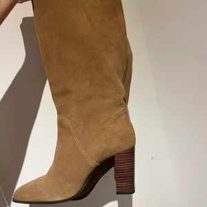 Mango stövlar  - Bruna stövlar från mango, oanvända med prislapp kvar