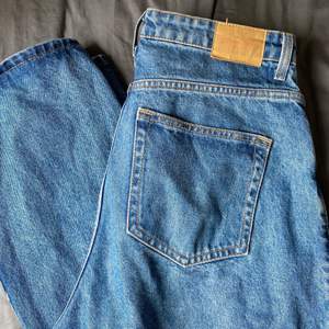 Jeans från weekday i modellen rowe, oanvända
