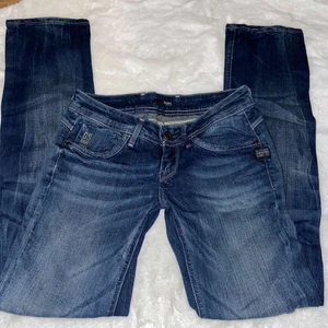 G-STAR RAW jeans  - Snygga lågmidjade äkta G star jeans som endast testats men var för små. Nypris 1000kr