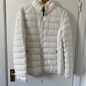 Parajumpers jacka - Så god som ny parajumpers jacka,säljer pga att den är för stor,ni kan pruta 