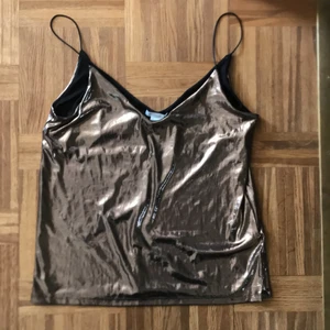 Party topp - Fint guldigt linne, skriv för bilder på