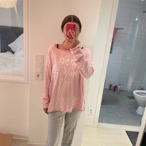 Oddmolly tröja  - Oddmolly tröja. Passar nog en M. Fint skick, inte använd så mycket 