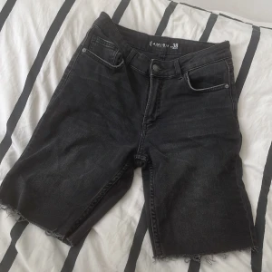 Jeans Shorts - Jeans shorts från NewYorker, Jätte fina verkligen men tyvärr för små för mig just nu. Använda 1-2 gånger max. Nyskick. Storlek 38