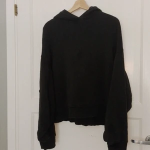 Hoddie - En hoodie från H&M i gott skick. Tvättas inann den skickas!!