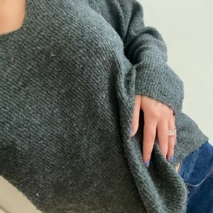 Grå stickad tröja  - En superfina tröja perfekt till hösten!