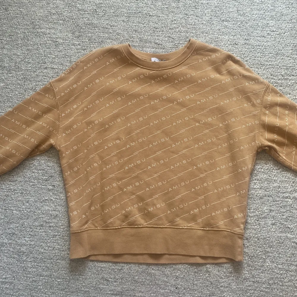 Fin beige/brun sweatshirt från NewYorker💖. Tröjor & Koftor.