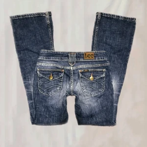 Lee lågmidjade jeans - Midjemått: 74 Innerbenslängd: 80 