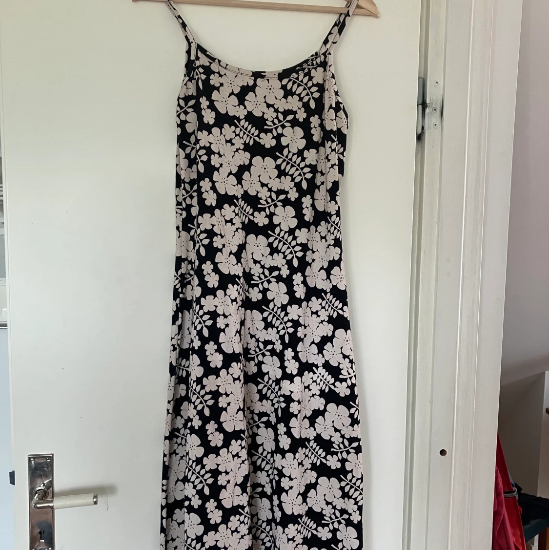 Blommig klänning - 90