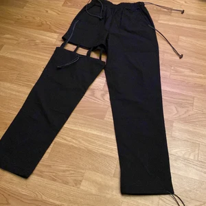 Black cargo pants - Svarta cargo byxor 