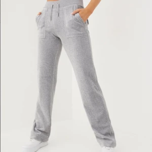 Söker juciy byxor och hoodie grå - Jag söker nån som kan sälja eller bar juciy byxor och hoodie till mig billigt