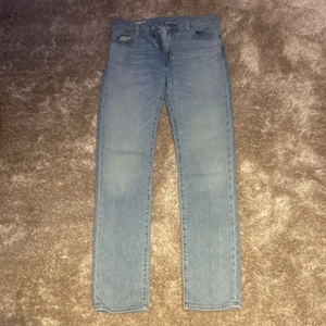 Levis 511 straight jeans - Vanliga raka levis jeans. Inga märken eller hål.