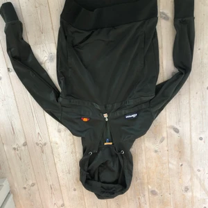 Ellesse - Tröjan är i super bra skickar storlek xs 