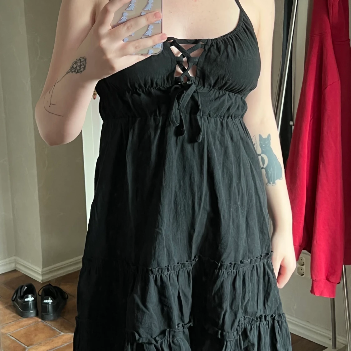 Svart halterneckklänning