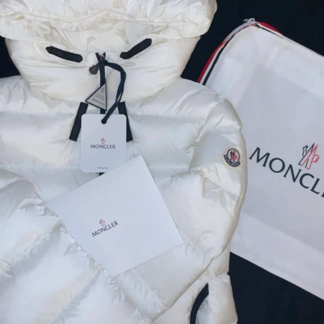 Äkta moncler jacka