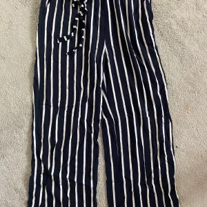 Luftiga byxor - Luftiga byxor