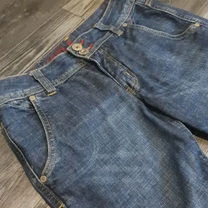 Lågmidjade jeans - Fina Peak performence jeans, säljer för att dom inte kommit till användning;) Pris kan diskuteras..